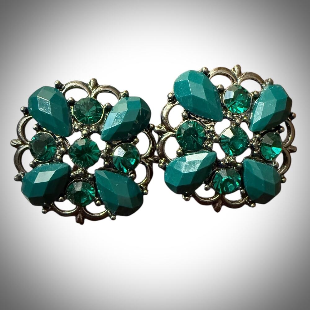 Vintage Emerald Green Crystal Cluster Earrings Gold Tone Floral Statement